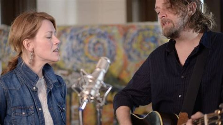 Is Hayes Carll married