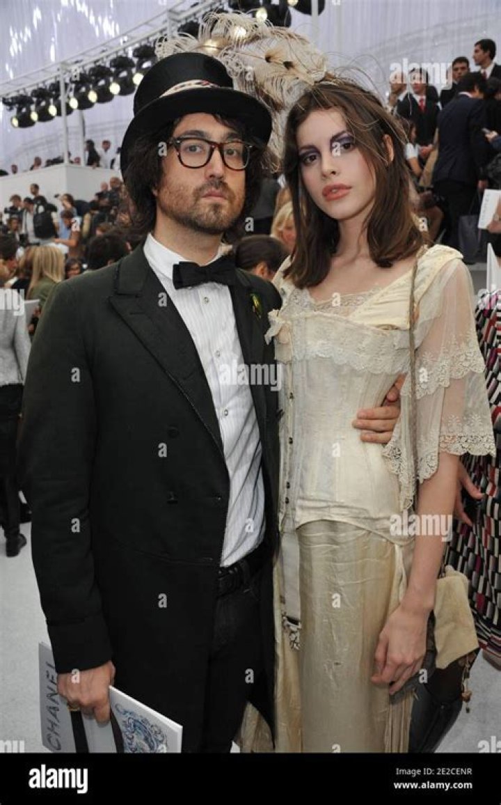 Is Sean Lennon married