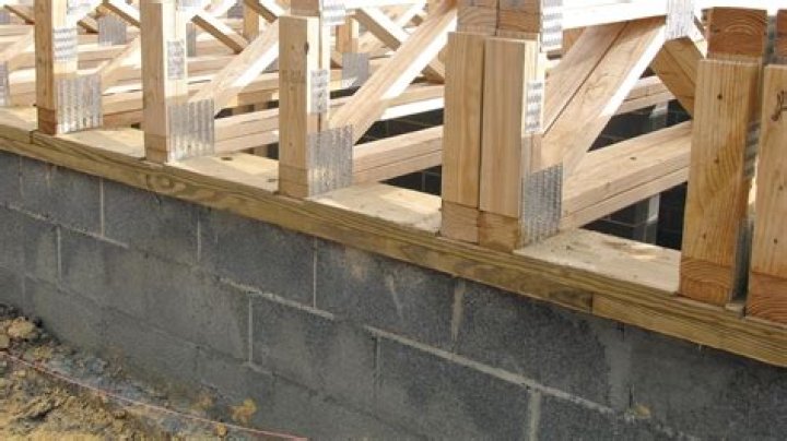 What are floor trusses